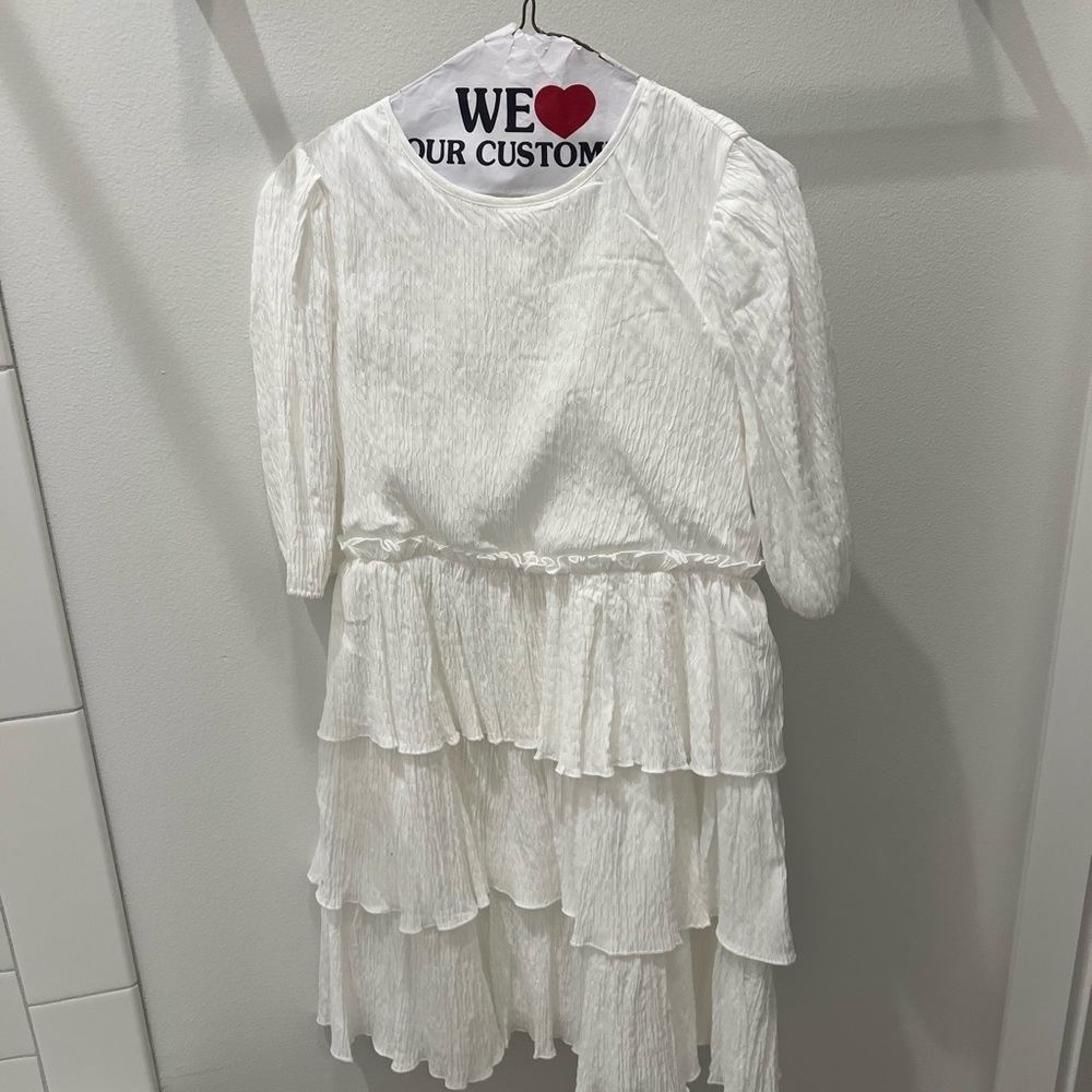 NWT White textured tiered dress by Free The Roses. Size M.